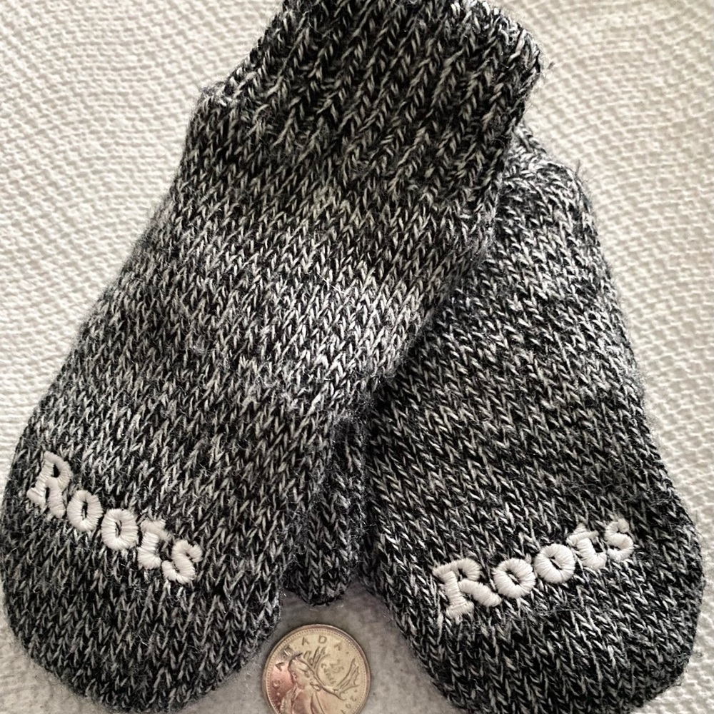 3/$35 Roots Toddler Salt & Pepper Knit Mittens (12-24 Months) Black Fleece-Lined